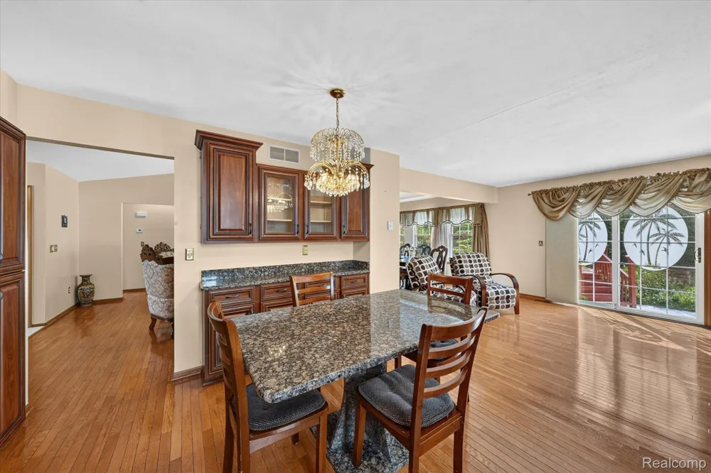 11897 Chase Boulevard Livonia City, MI 48150
