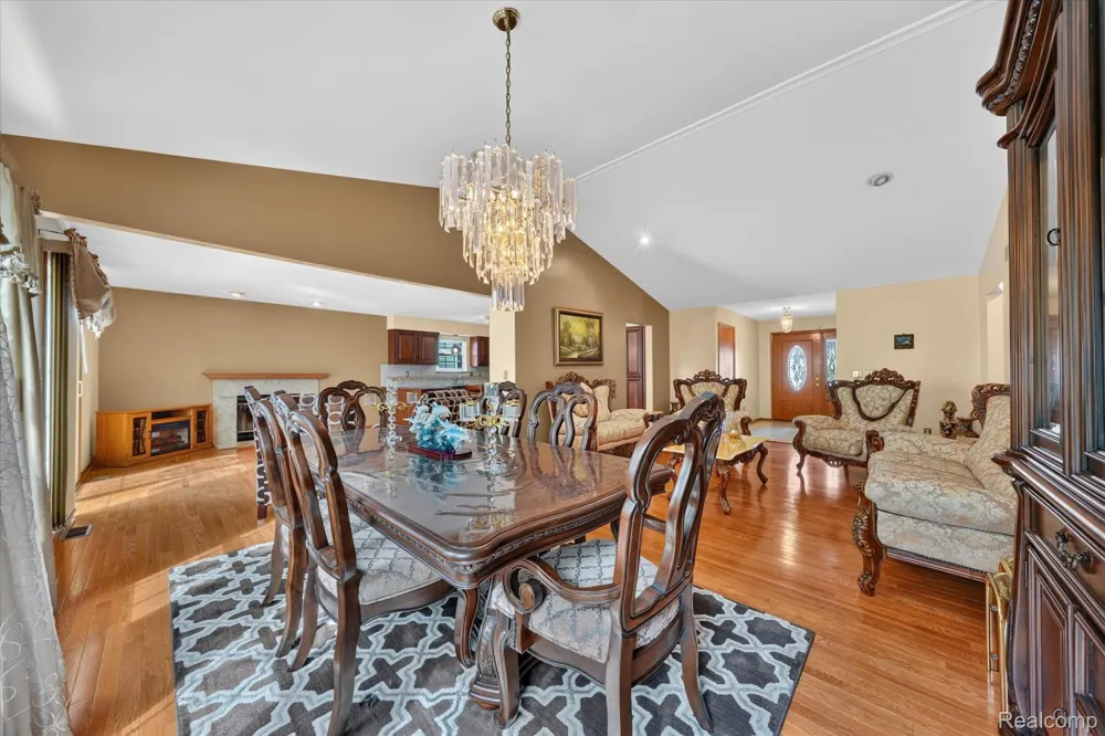 11897 Chase Boulevard Livonia City, MI 48150