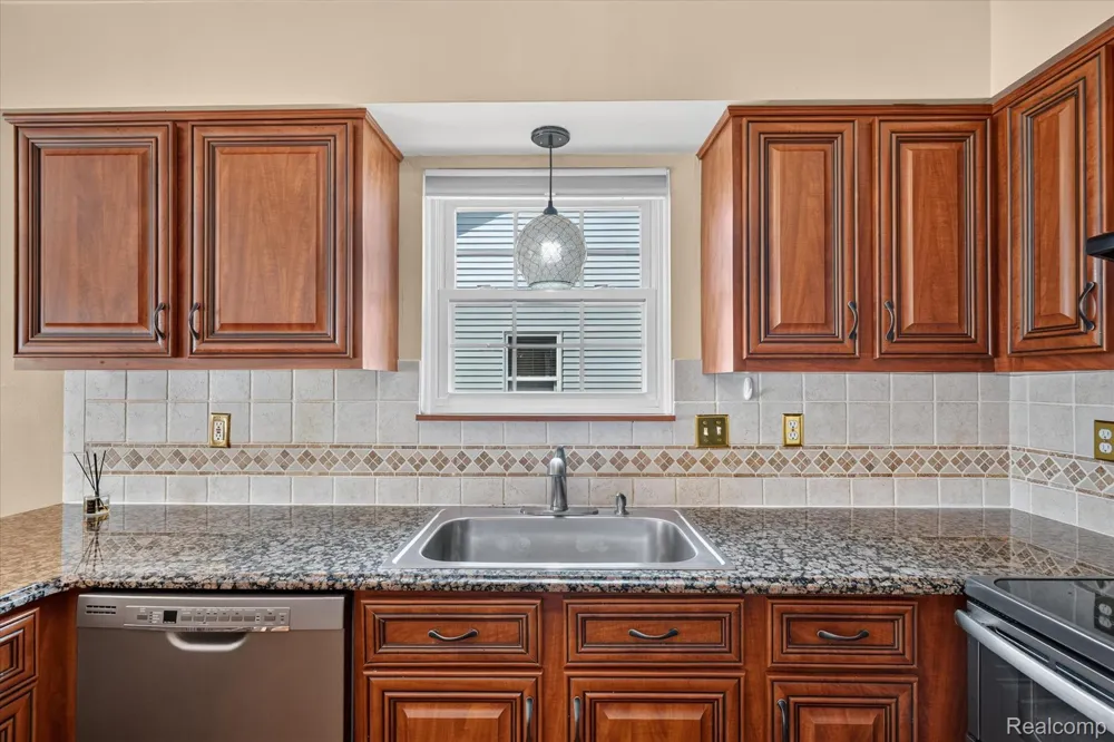 11897 Chase Boulevard Livonia City, MI 48150