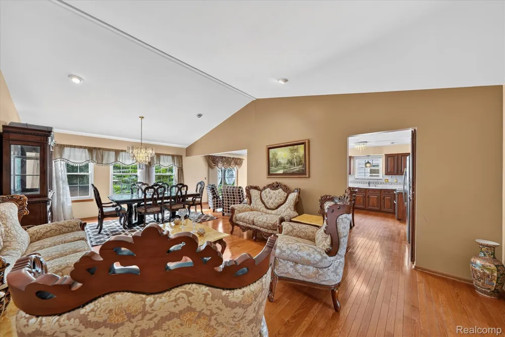11897 Chase Boulevard Livonia City, MI 48150