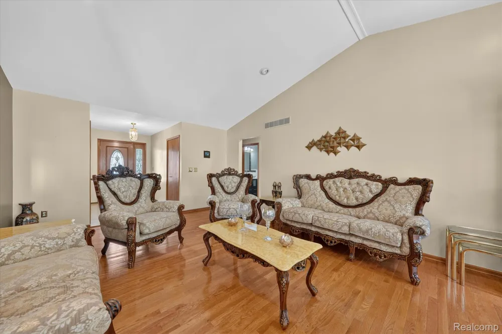 11897 Chase Boulevard Livonia City, MI 48150