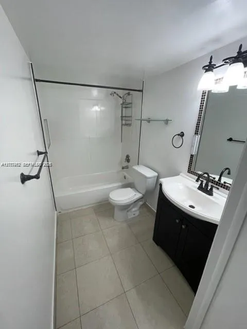 6135 NW 186th St #205 Hialeah, FL 33015