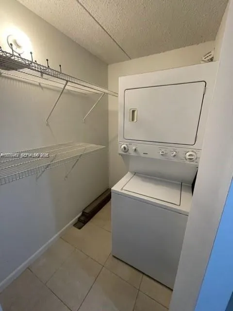 6135 NW 186th St #205 Hialeah, FL 33015