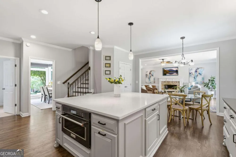 112 Grandcrest DR Suwanee, GA 30024