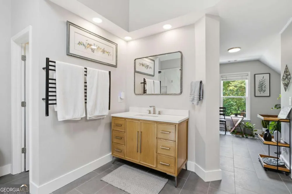 112 Grandcrest DR Suwanee, GA 30024