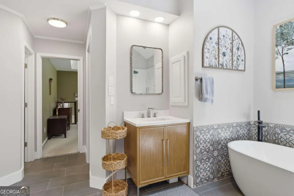 112 Grandcrest DR Suwanee, GA 30024