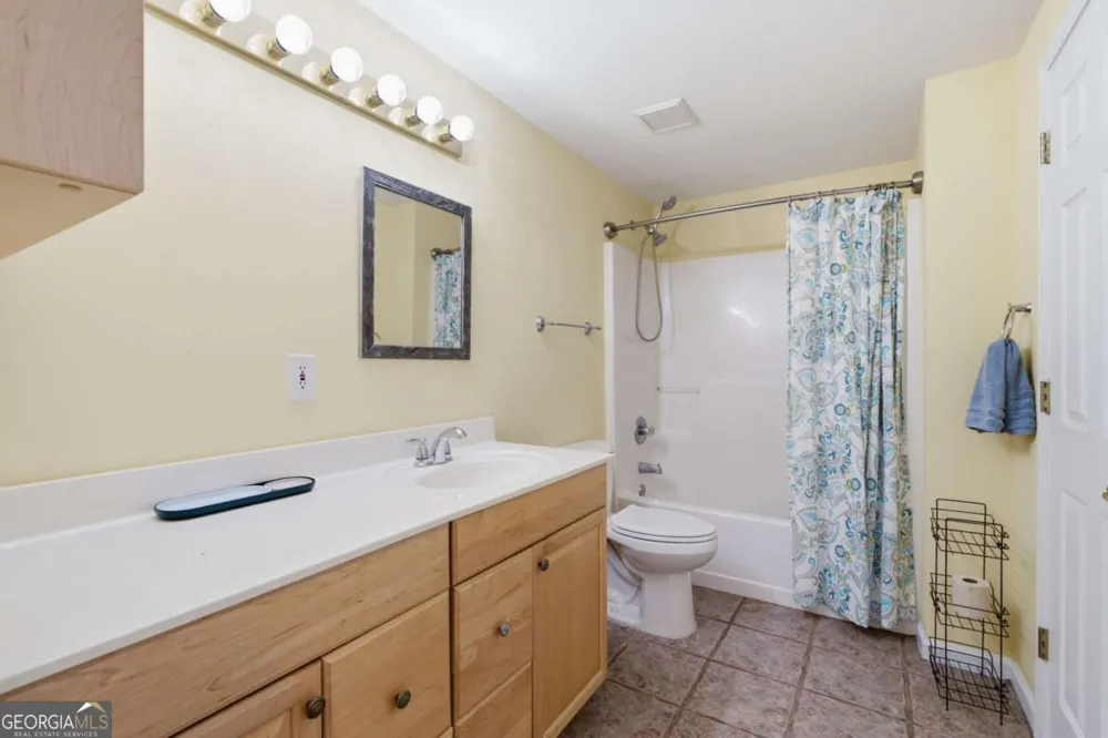 112 Grandcrest DR Suwanee, GA 30024