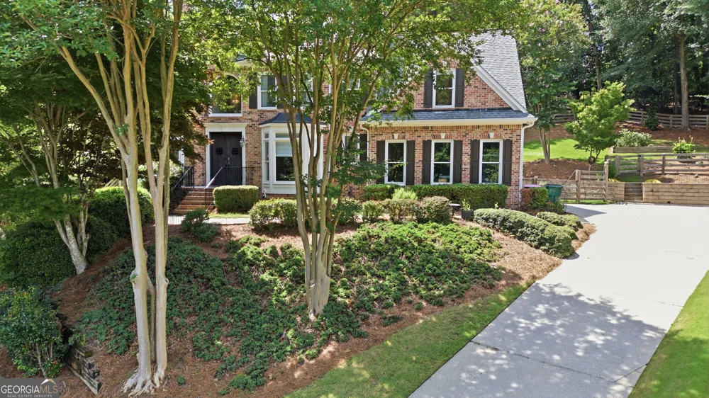 112 Grandcrest DR Suwanee, GA 30024