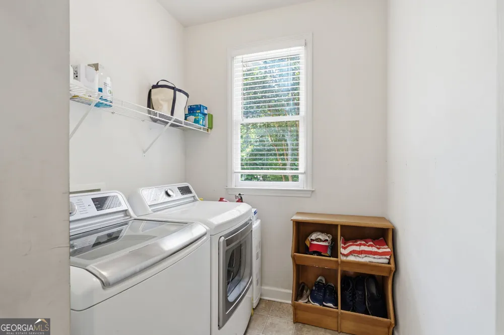 112 Grandcrest DR Suwanee, GA 30024