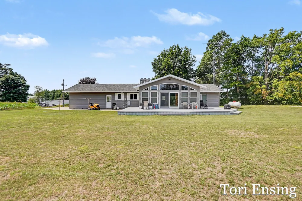 2624 100th Avenue Lakeview, MI 48850