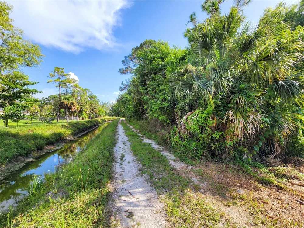 61st Pl Loxahatchee, FL 33470