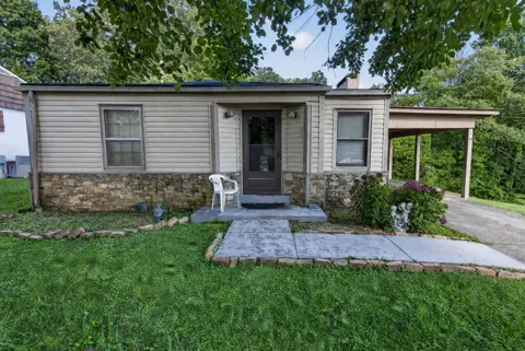 959 Hillcrest Drive