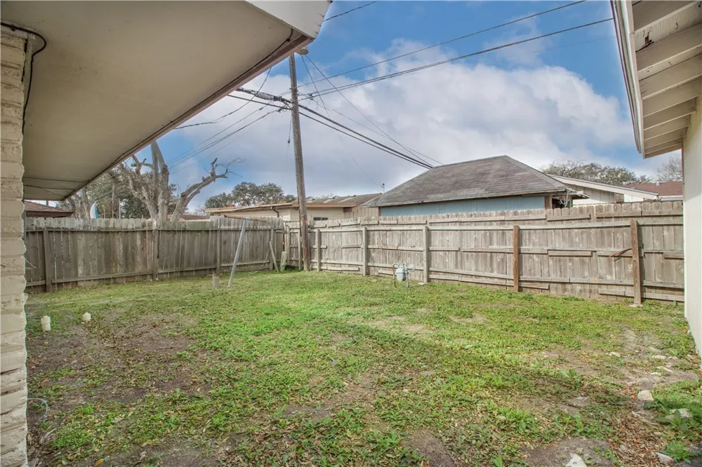 5305 Surrey Corpus Christi, TX 78415