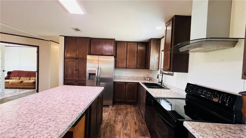 125 Lago Dr Sandia, TX 78383