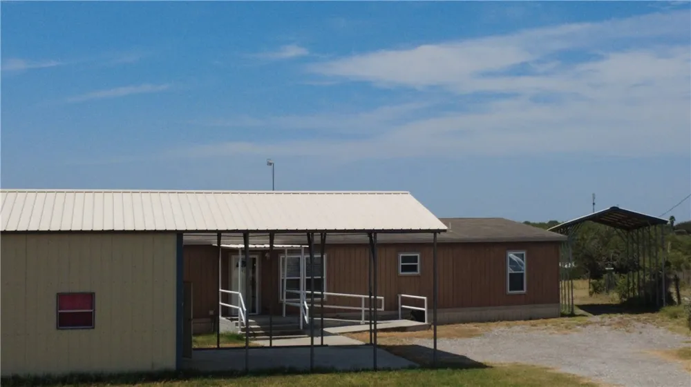 125 Lago Dr Sandia, TX 78383