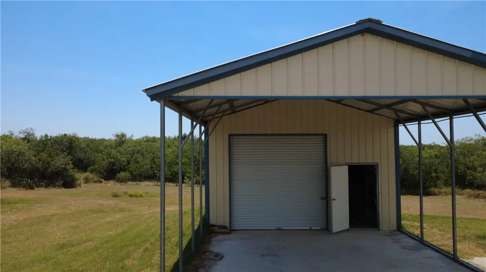 125 Lago Dr Sandia, TX 78383