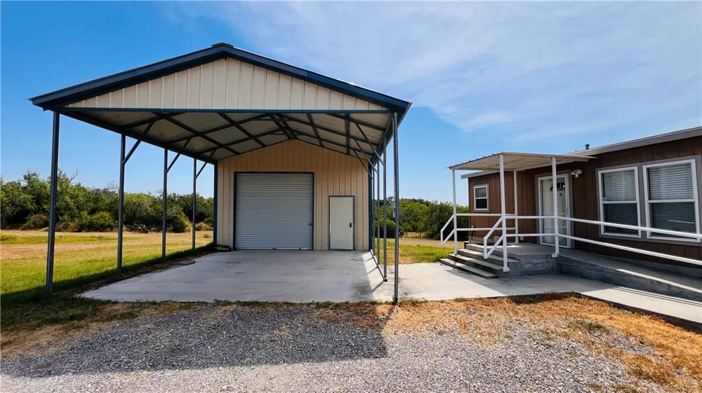 125 Lago Dr Sandia, TX 78383