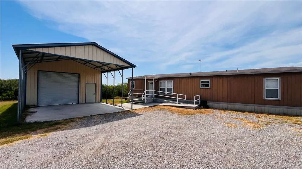 125 Lago Dr Sandia, TX 78383