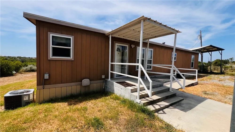 125 Lago Dr Sandia, TX 78383