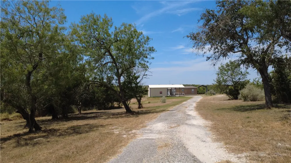 125 Lago Dr Sandia, TX 78383