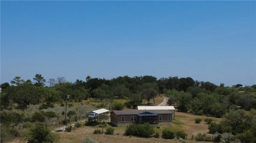 125 Lago Dr Sandia, TX 78383