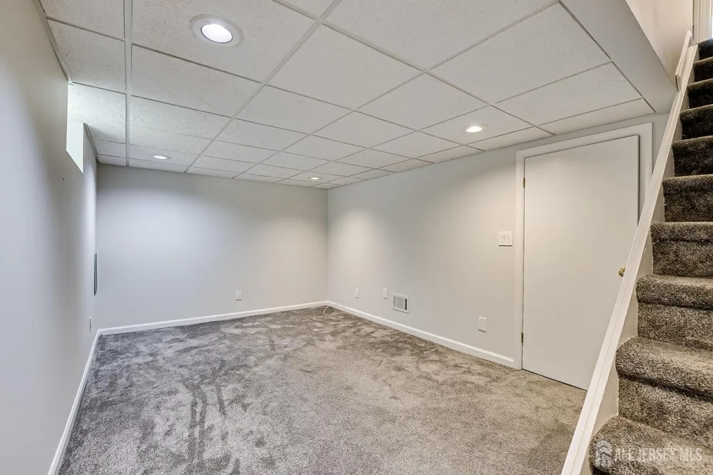 183 High Street Metuchen, NJ 08840