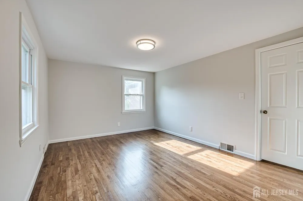 183 High Street Metuchen, NJ 08840