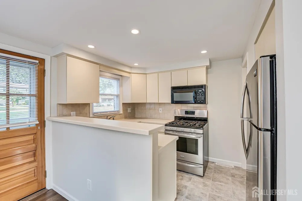 183 High Street Metuchen, NJ 08840