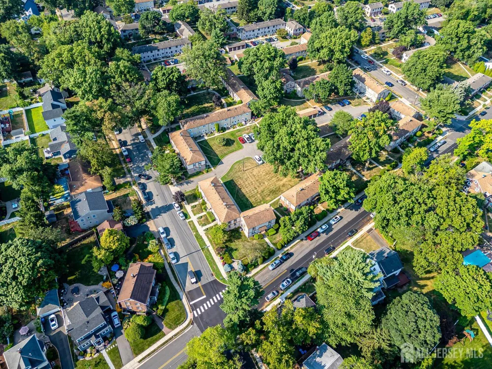 183 High Street Metuchen, NJ 08840