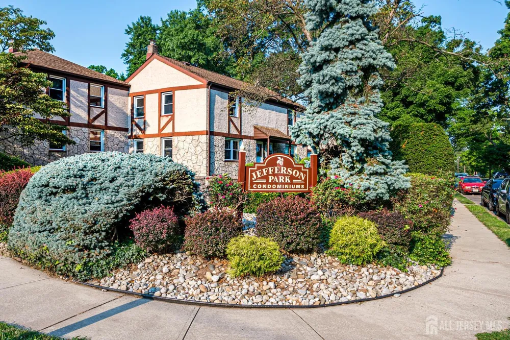 183 High Street Metuchen, NJ 08840