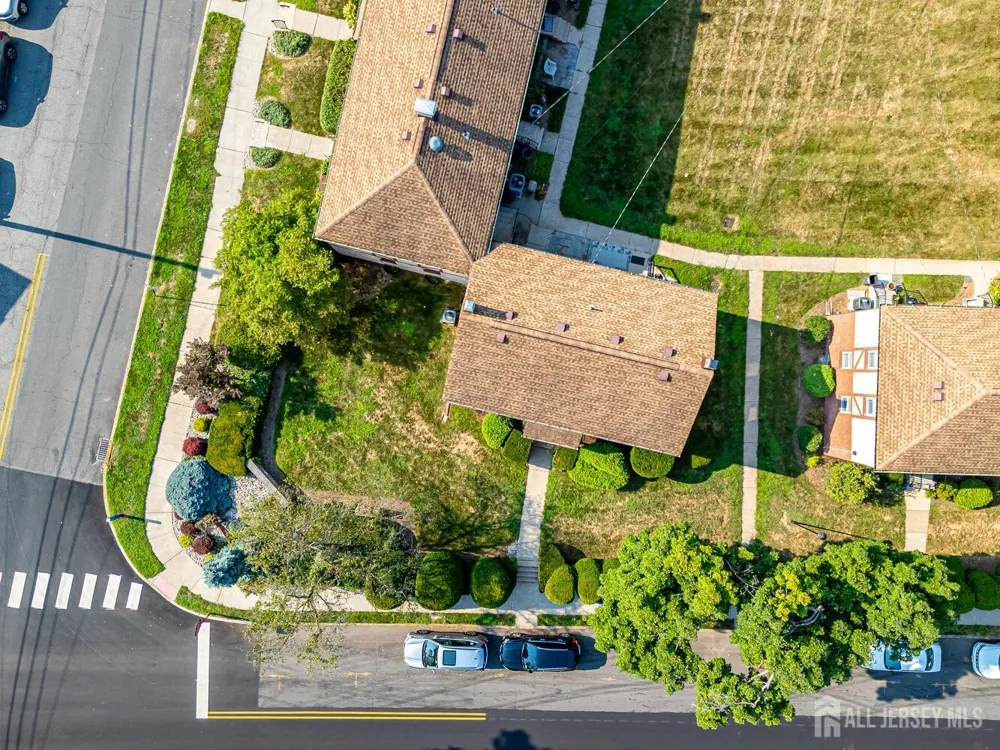 183 High Street Metuchen, NJ 08840