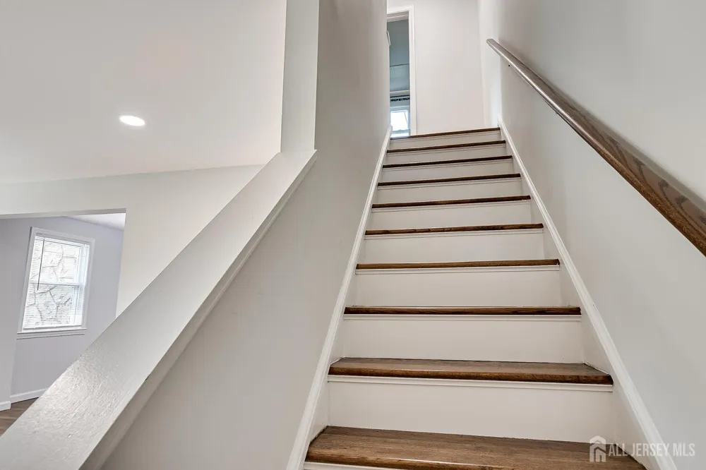 183 High Street Metuchen, NJ 08840