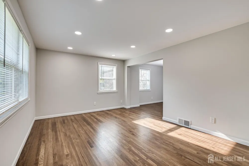 183 High Street Metuchen, NJ 08840