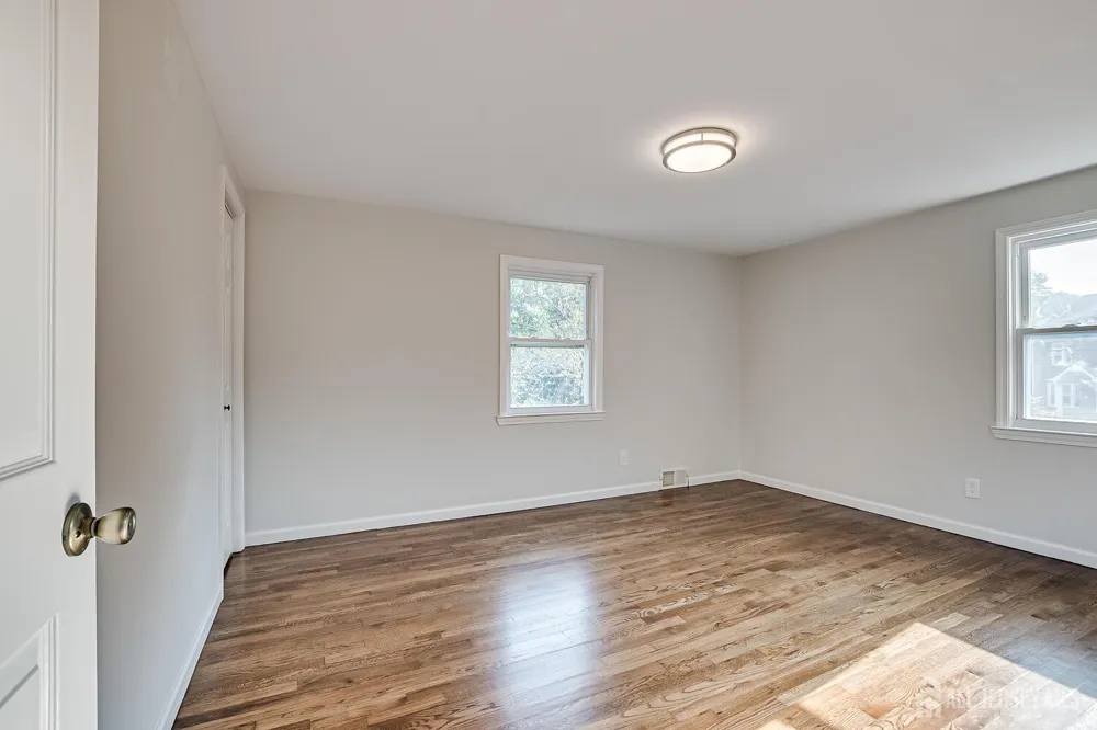183 High Street Metuchen, NJ 08840