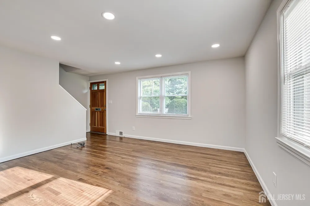 183 High Street Metuchen, NJ 08840