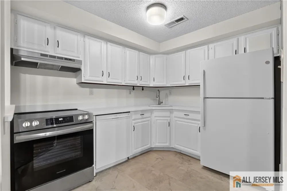 2204 Aspen Drive Plainsboro, NJ 08536