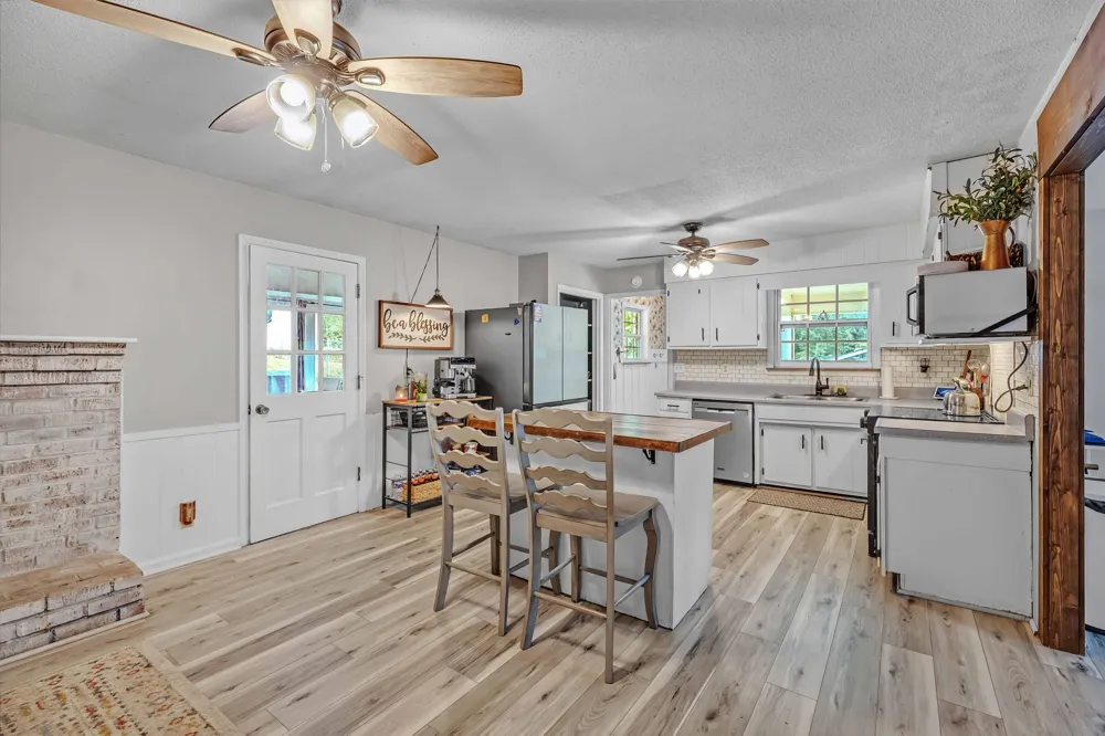 335 Winchester Road Lenoir City, TN 37772
