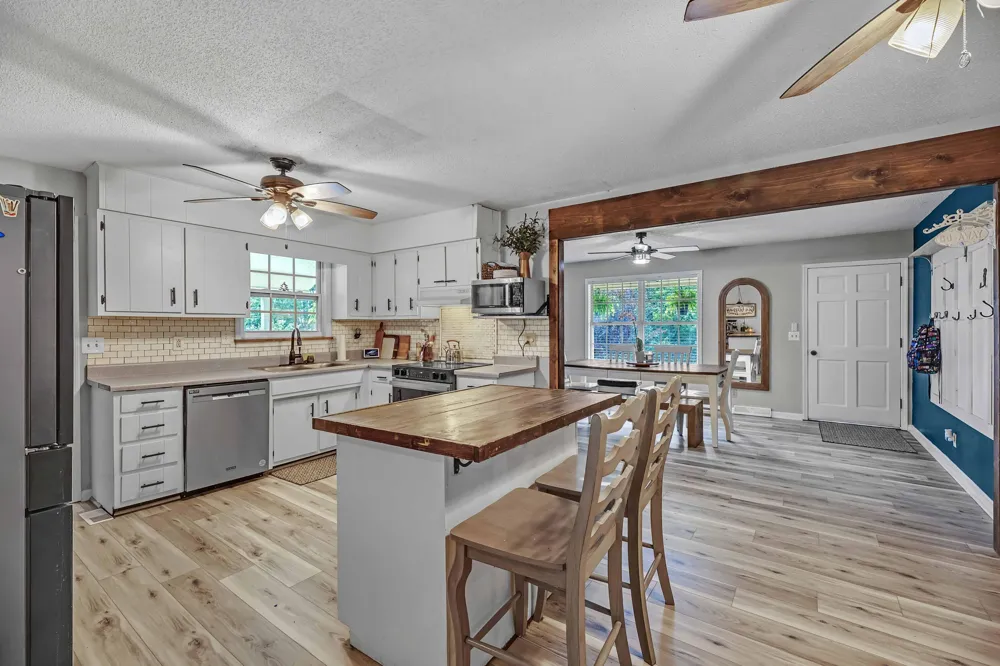 335 Winchester Road Lenoir City, TN 37772