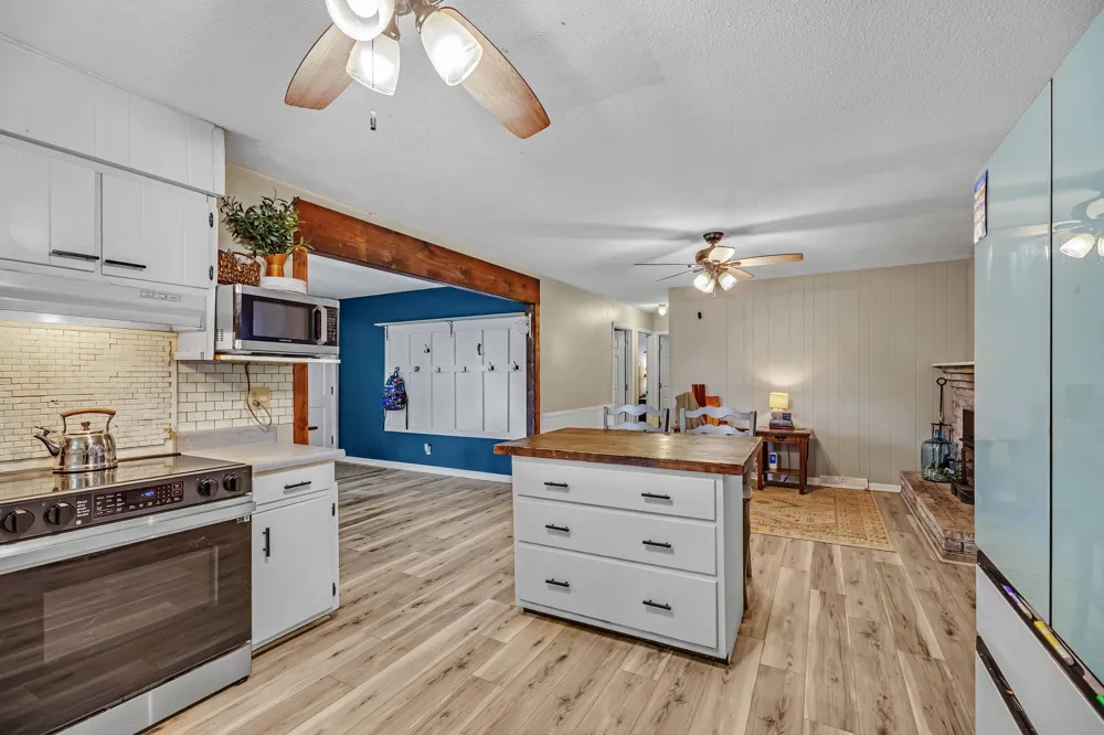 335 Winchester Road Lenoir City, TN 37772