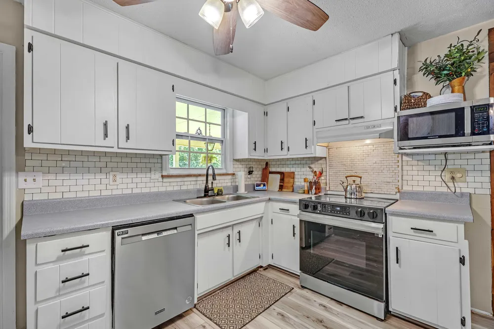 335 Winchester Road Lenoir City, TN 37772