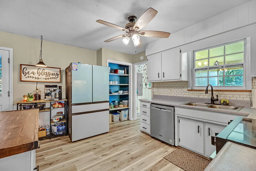 335 Winchester Road Lenoir City, TN 37772