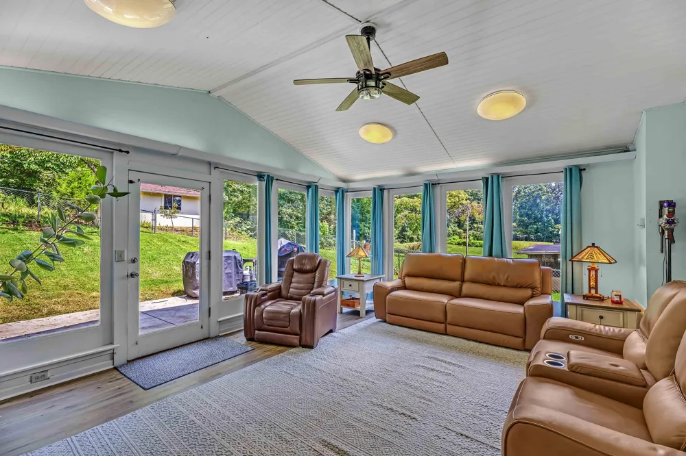 335 Winchester Road Lenoir City, TN 37772