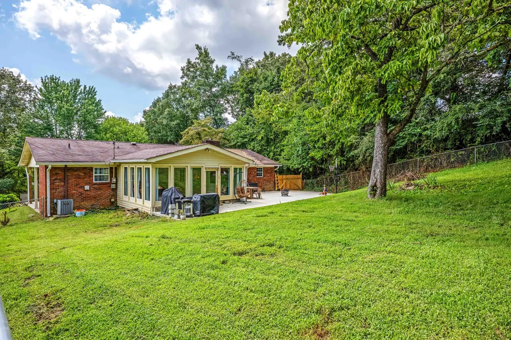 335 Winchester Road Lenoir City, TN 37772