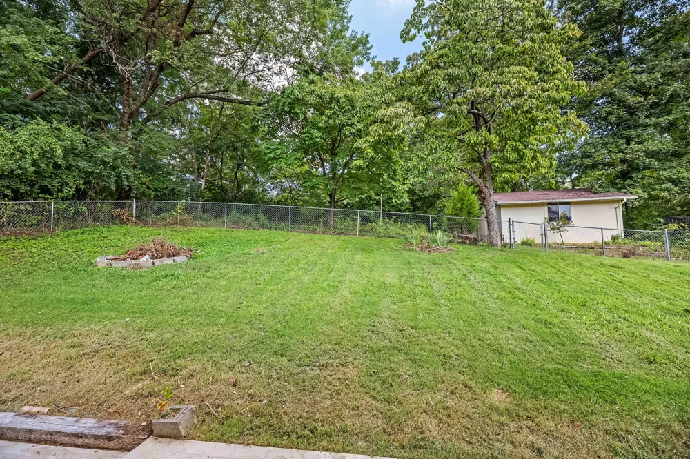 335 Winchester Road Lenoir City, TN 37772