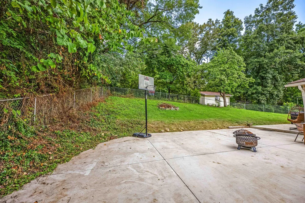 335 Winchester Road Lenoir City, TN 37772