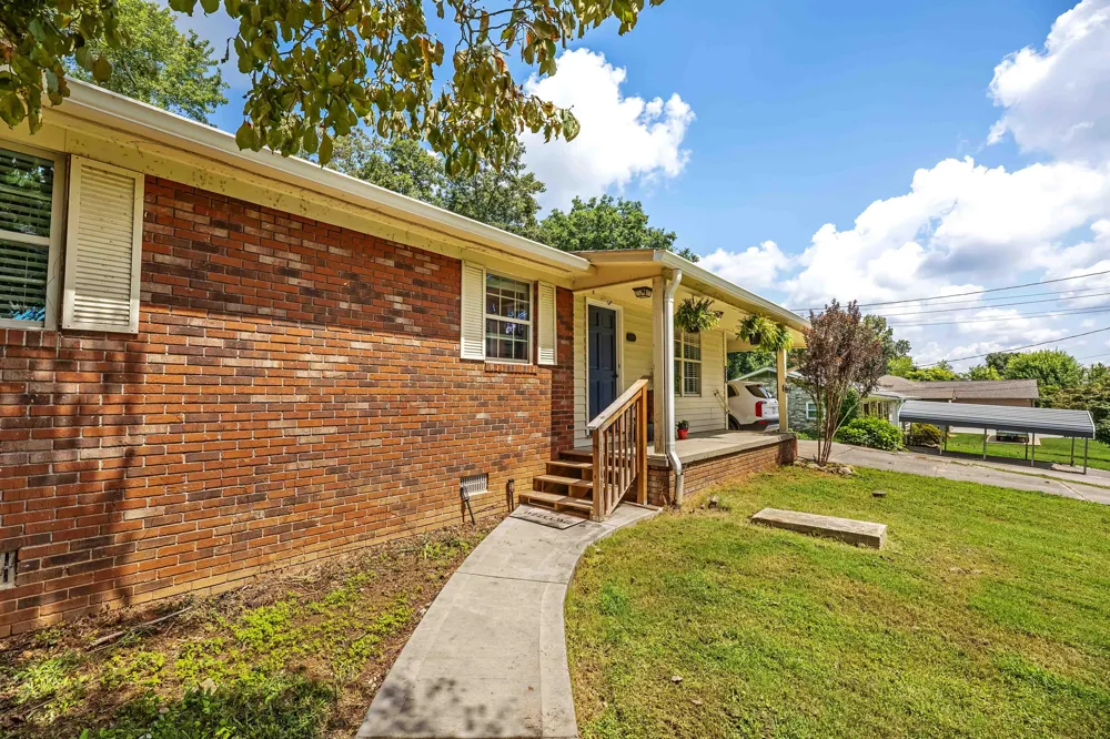 335 Winchester Road Lenoir City, TN 37772