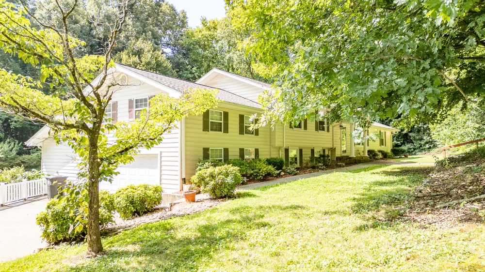 1515 Crestway Drive Athens, TN 37303