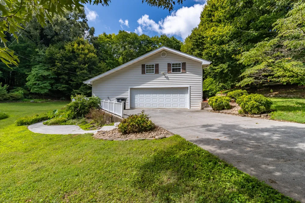 1515 Crestway Drive Athens, TN 37303