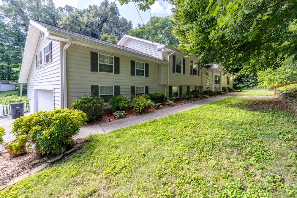 1515 Crestway Drive Athens, TN 37303