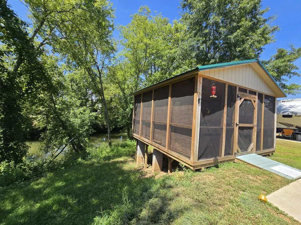 507 Upper River Road NE Charleston, TN 37310